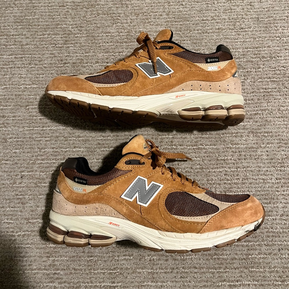 New Balance 2002R Gore-Tex